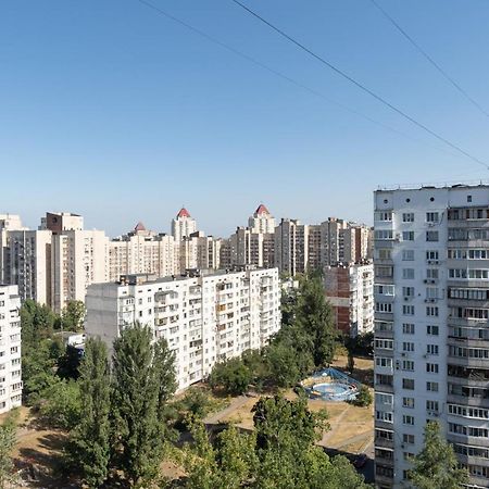 Чудова квартира для відпочинку і роботи на Оболоні Киев Экстерьер фото